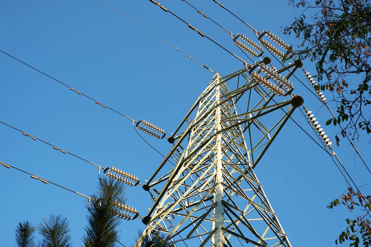 高压输电塔设施